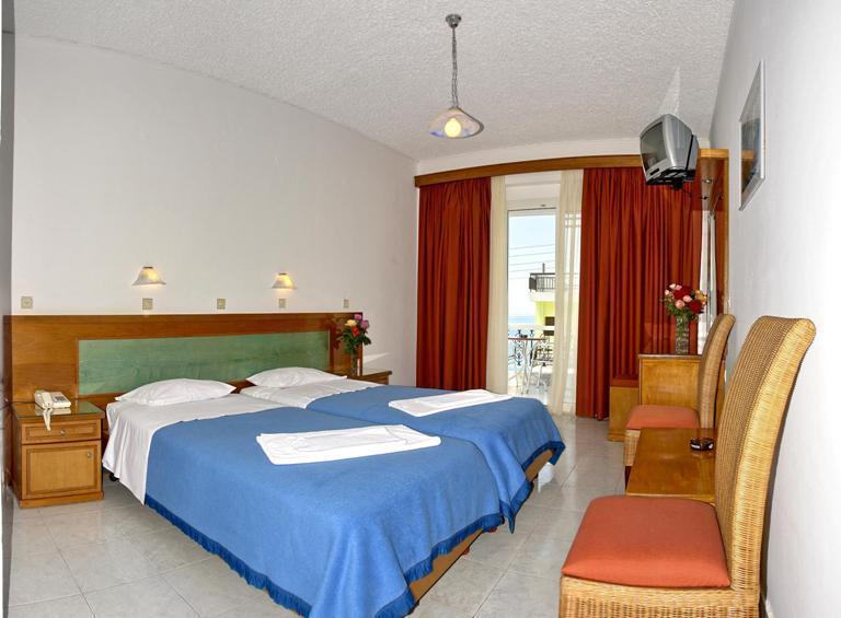 Hotel Vicky II Plomari 客房 照片
